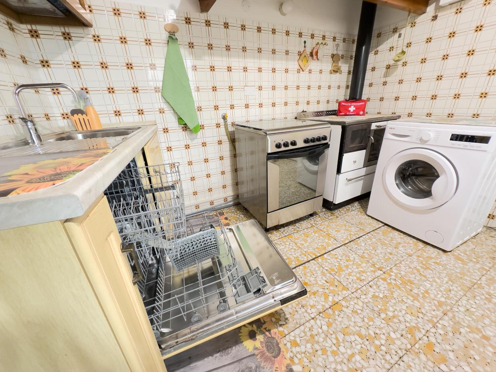Sanremo Mare E Relax - Affittasi "Casa Illiade" Con Parcheggio Libero, Terrazza E Wi-Fi Apartamento Exterior foto
